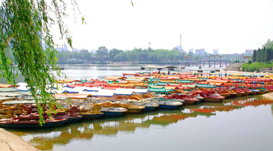 I nostri servizi di noleggio auto offrono una vasta selezione di veicoli a Shijiazhuang.